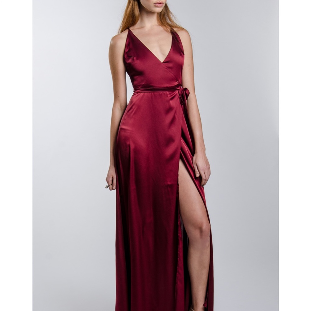 💕Baby boo high slit Deep V neck Maxi Dress Sexy and Chic Size 10